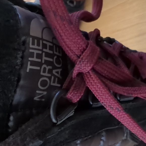 TNF Snow Boots - Picture 4 of 4